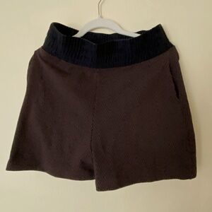 Noli,  brown and black, medium